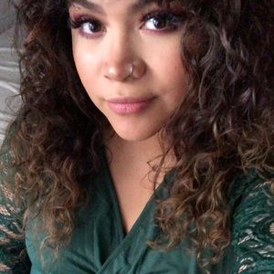 Meet your Posher, Celina